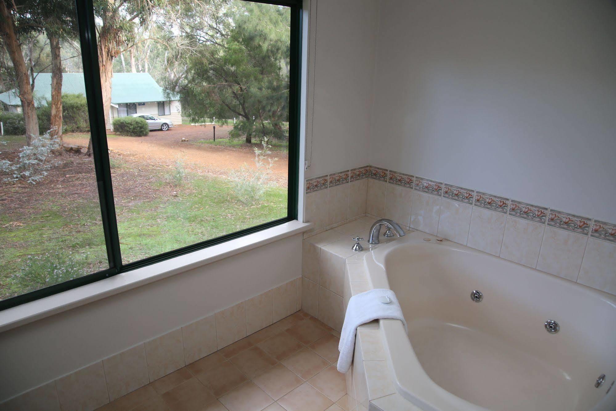 Bushy Lake Chalets Margaret River ภายนอก รูปภาพ